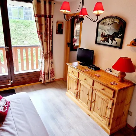 Apartment Pres Des Pistes A Montalbert - Fr-1-755-38